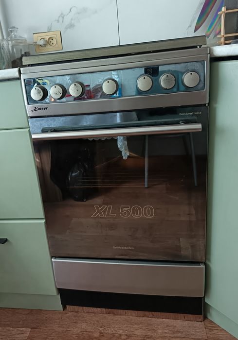 Срочно продам газовую плиту Kaiser