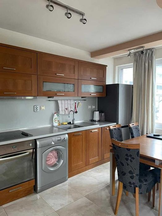 Дава се под наем Тристаен апартамент в Пловдив, Младежки Хълм - 80 кв.м за 370 € - Снимка #3