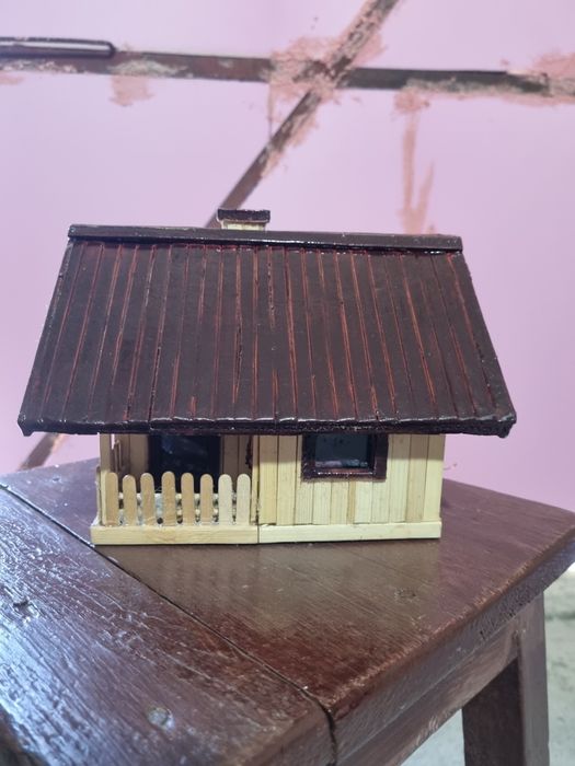 Căsuțe și bisericuțe in miniatură