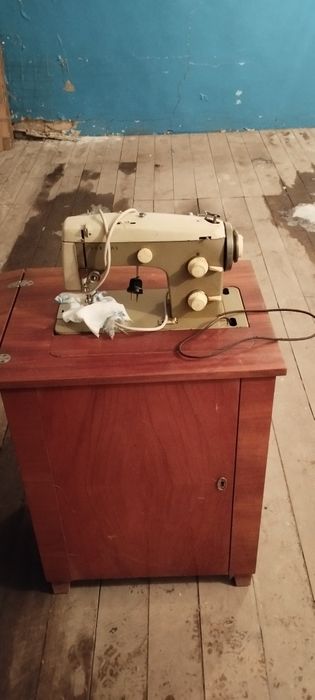 Швейная машинка Б/У