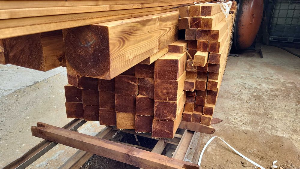 Cherestea si grinzi rasinoase rindeluite si impregnate cu tanatone