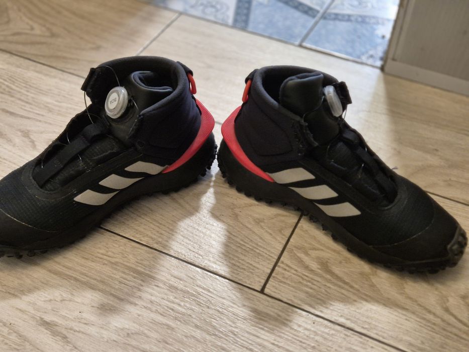 Ghete adidas sistem boa