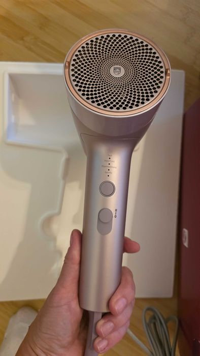 Uscator par fohn Philips 7000 BHD723/10 NOU CU GARANTIE 2 ANI