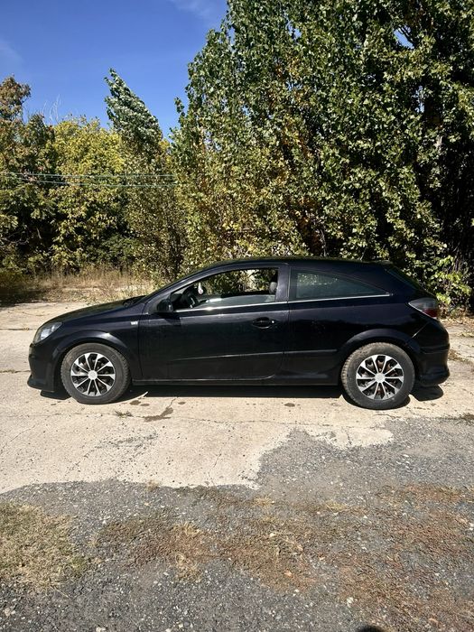 Opel Astra H GTC 1.7
