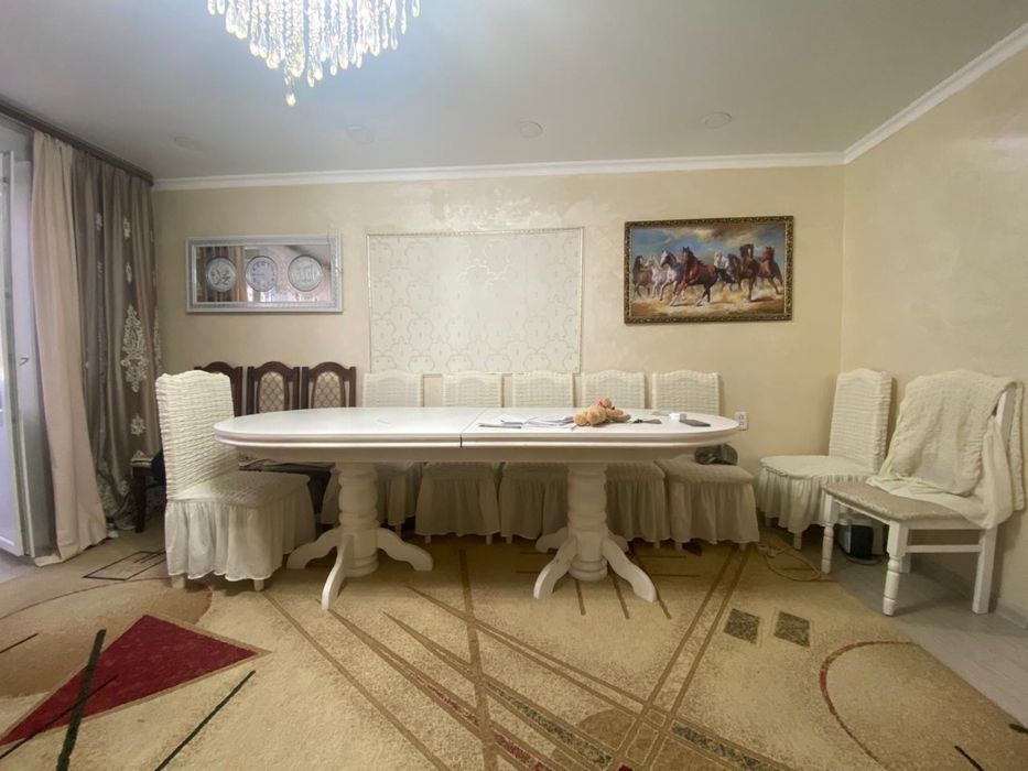 стол гостинный для гостей