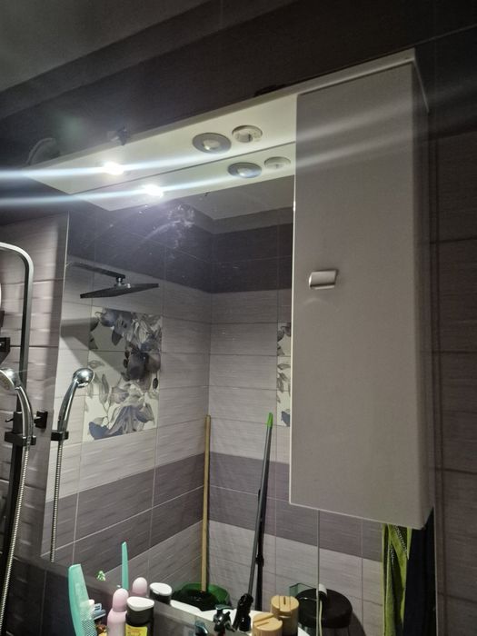 Горен шкаф с огледало с Лед осветление