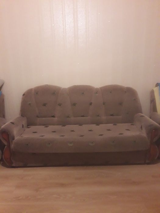 Продам диван раскладной и два кресла