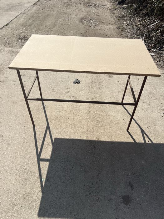 Работна маса със плот