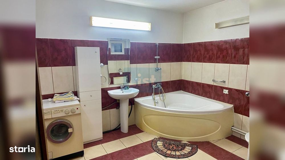 Casă 8 camere în Coiciu | 2 bucătării | 3 băi | Parcare 2-3 mașini