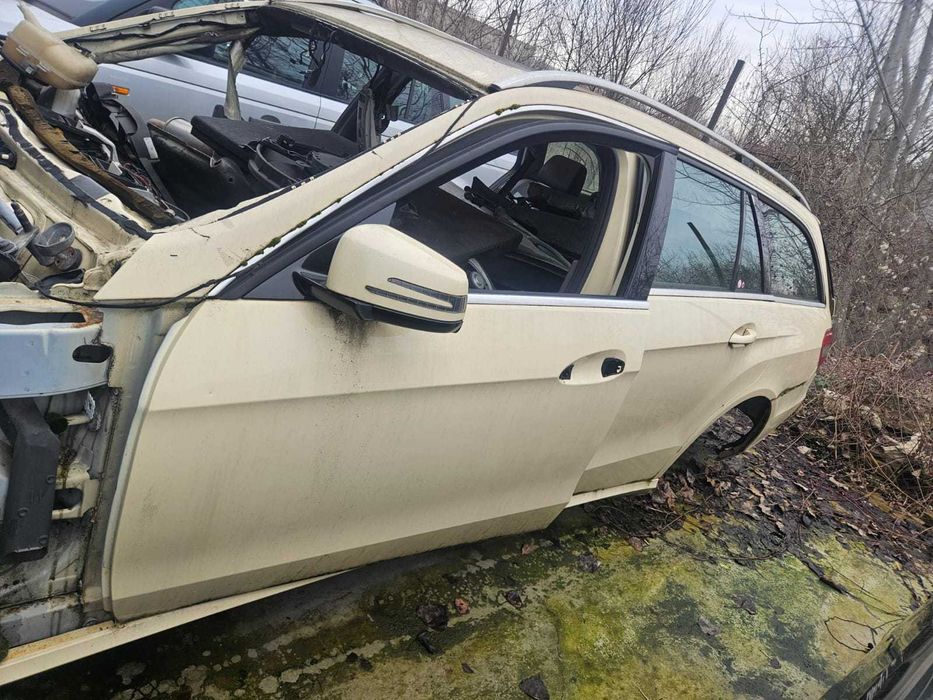 Usa dezechipata stanga fata Mercedes E-Class W212