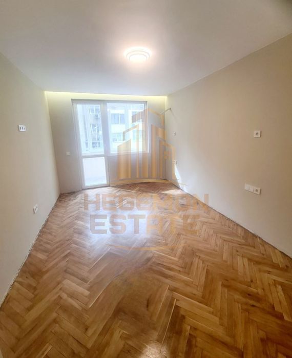 Продава се Четиристаен апартамент в Варна, Конфуто - 100 кв.м за 1275 €/кв.м - Снимка #1