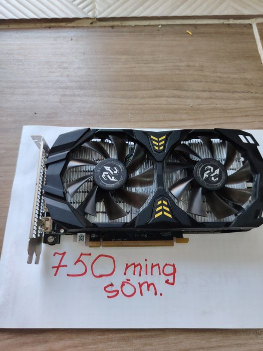 Видеокарта  Arktek Rx 580 8 gigabyte.