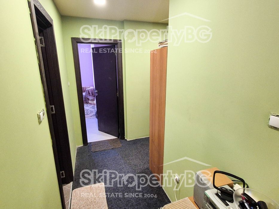 Двустаен апартамент с паркомясто и добра локация в Банско!