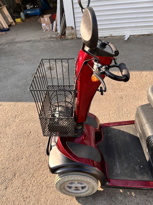 Ел скутер за трудноподвижни