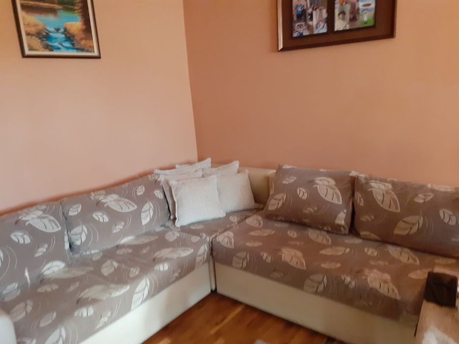 Ъглов диван и спалня