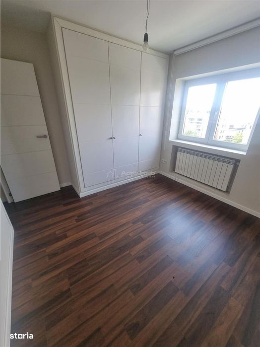 Apartament 5 camere  cu scara interioara tip  penthouse -doua etaje