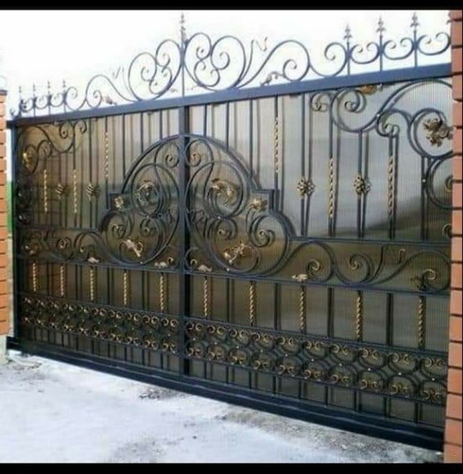 Porți și garduri din fier forjat
