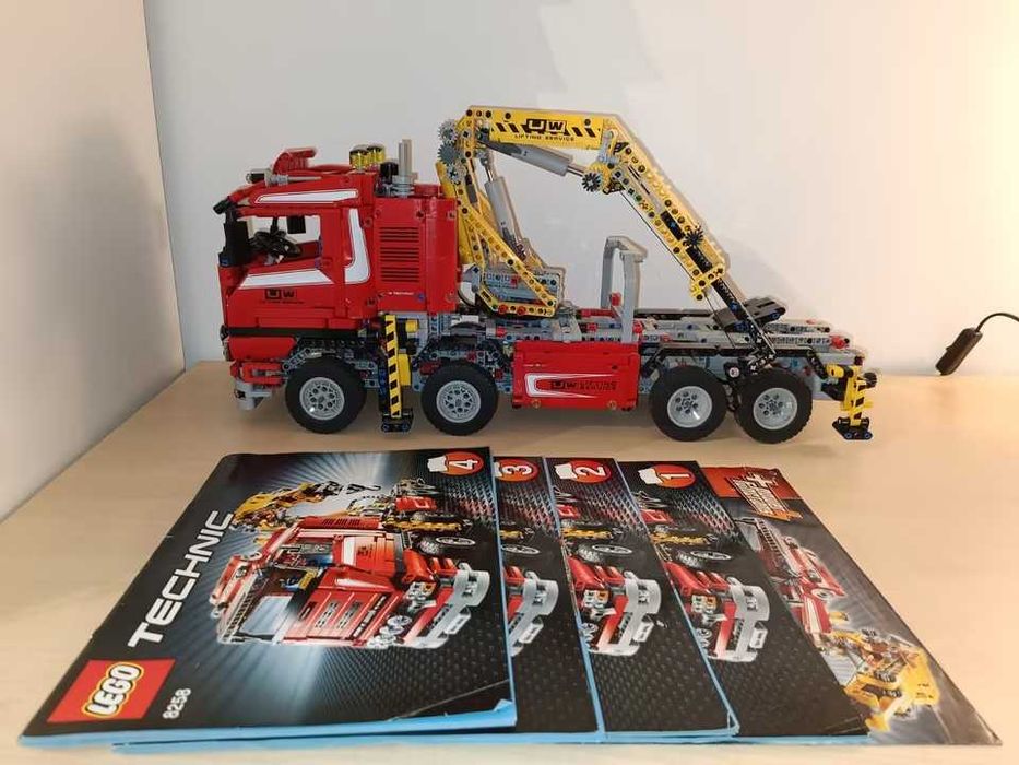 Lego Tehnic 8258 : Crane Truck