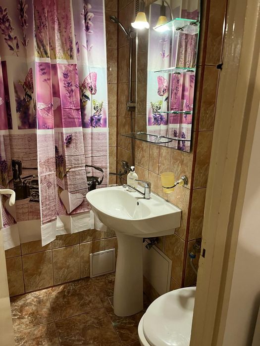 Persoana fizica închiriez apartament 2 camere