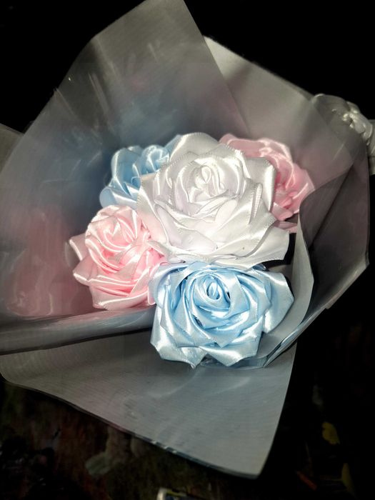 Букет от сатенени рози !