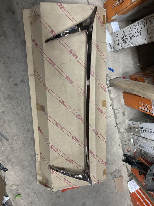 Хром решетки радиатора GX460