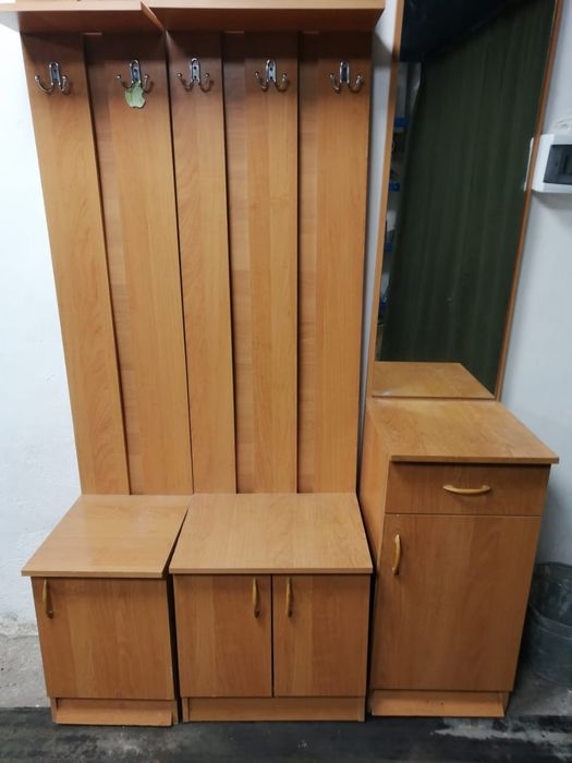 Прихожая мебель.