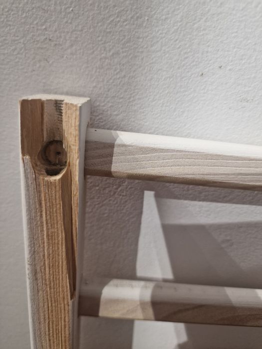 Vând patut cu saltea