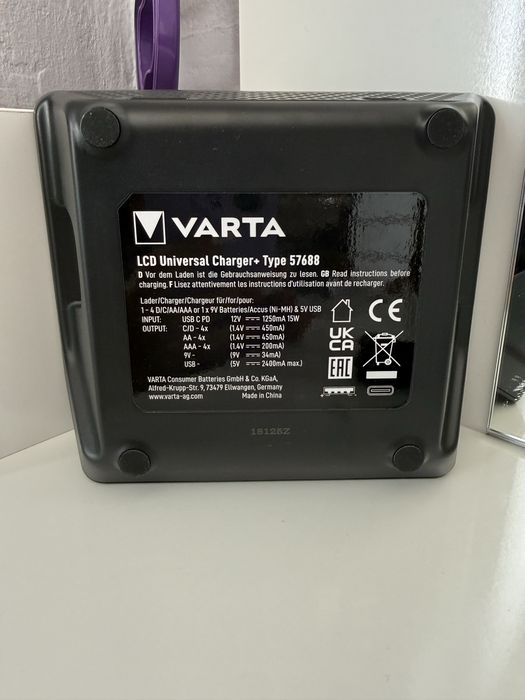 VARTA USB Quattro Charger – зарядно за акумулаторни батерии AA/AAA