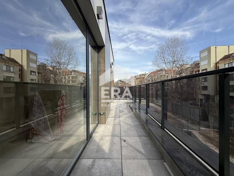 Южен четиристаен апартамент в бутикова сграда с АКТ 16 до Южен парк, к