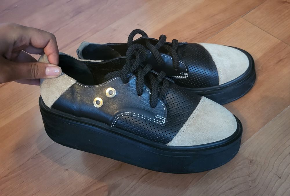 Продам демисезонные ботинки