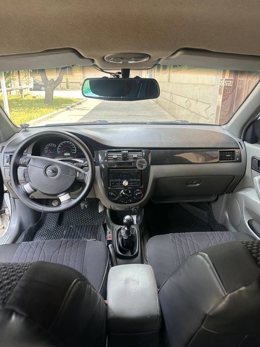 Lacetti sotiladi