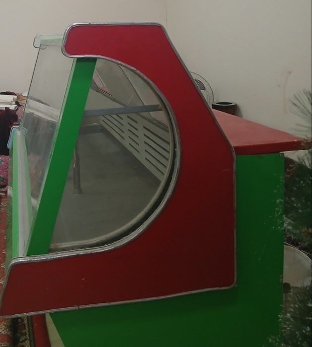 Ветрина холодилник