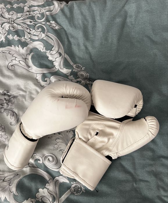 боксёрские перчатки