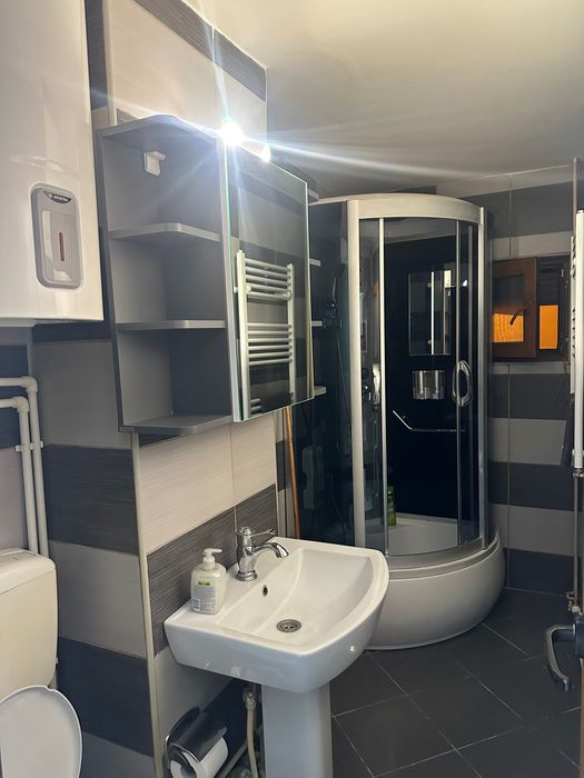 Inchiriez apartament 2 camere mobilat si utilat