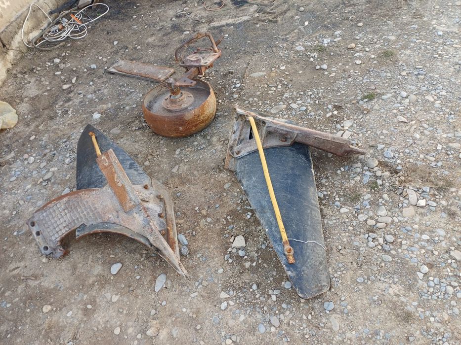 Продам стойки для плуга