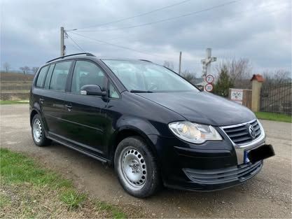Vând / Dezmembrez Volkswagen Touran 1.9 TDI 105 CP Automat – 2009