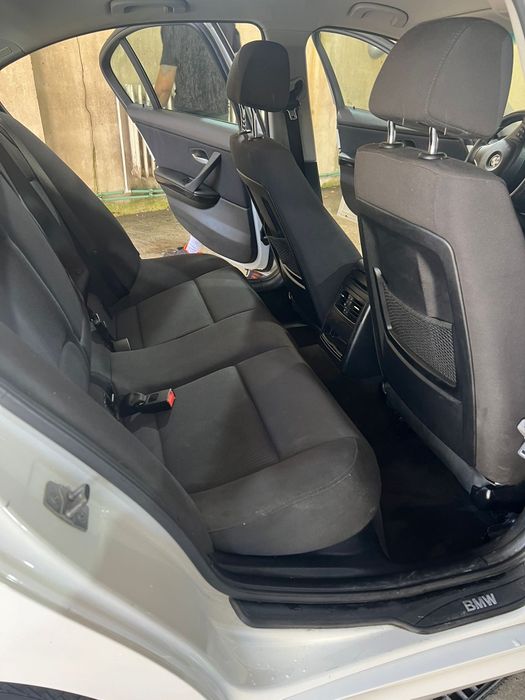 Vand bmw seria 3 an fabricatie  2011