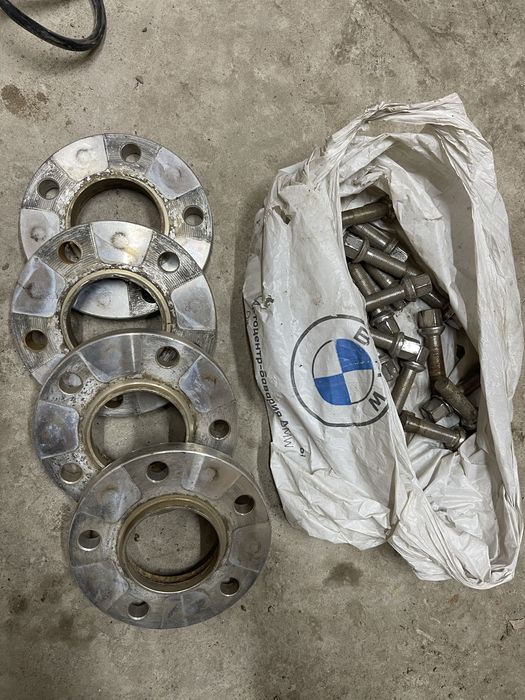 Колесные проставки для BMW