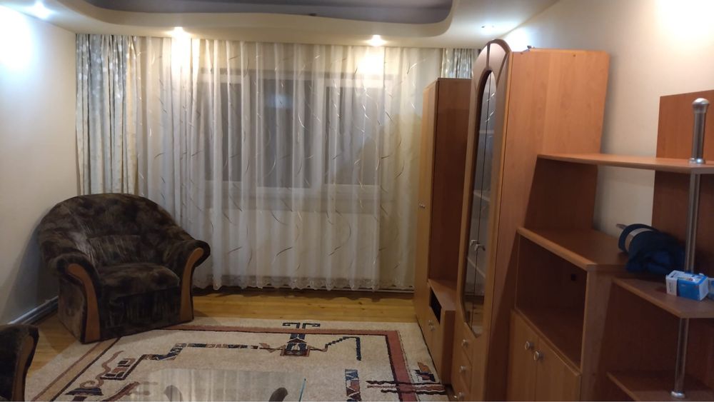 Apartament de 3 camere de Inchiriat