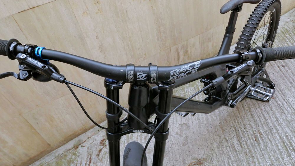 Canyon Sender AL 5 – състезателен Downhill