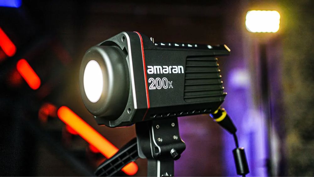 Aputure amaran 200x