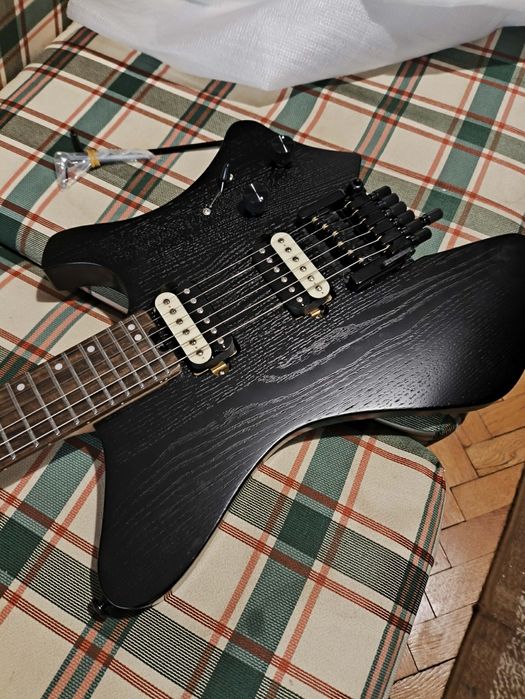 Електрическа китара EART GW1-NBK
Headless, 24 stainless steel rounded