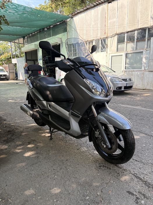 Yamaha X MAX 250i