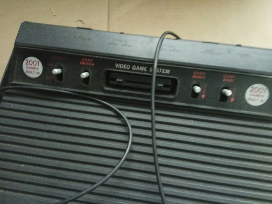 Продавам стара  телевизионна игра