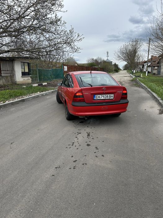 Продавам opel bektra B на части 2.0 бензин 136 коня