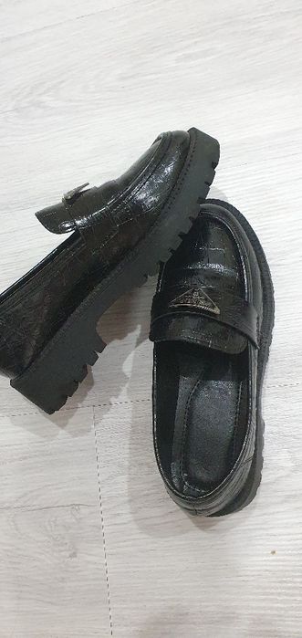 Продаю женские лоферы.