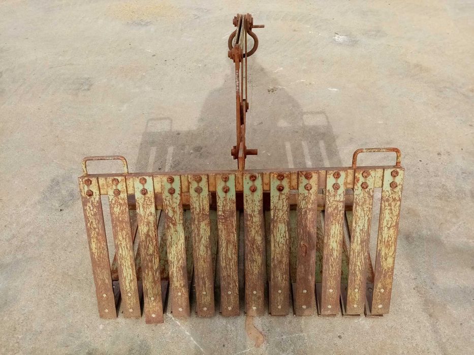 Dispozitiv de ridicat universal