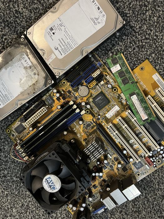 Piese Pc / placi baza / procesoare / surse/ Hdd