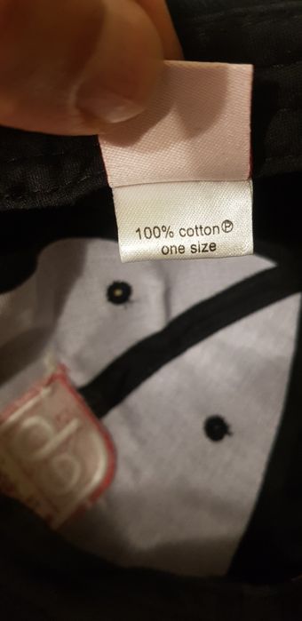 Нова черна шапка           ..    ...