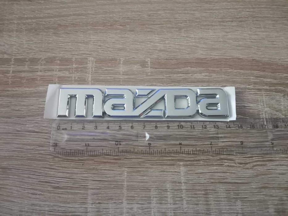 Сребрист надпис Mazda стар стил